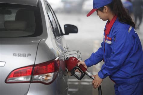 国际原油涨至两年高位 国内油价将迎年内第八次上调_乐清网_yqcn.com