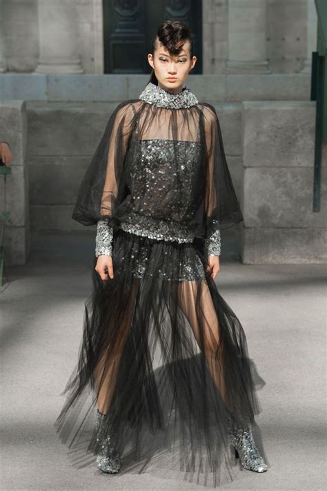 Fashion Runway Business Suit 的图像结果