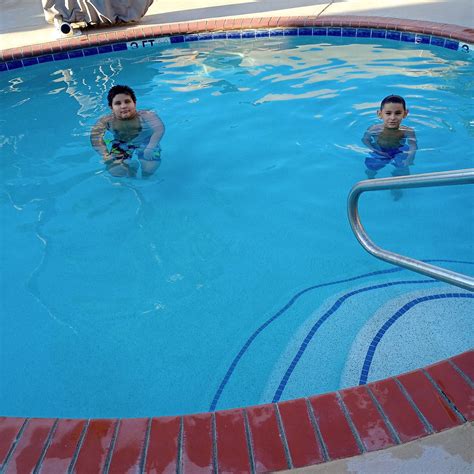 BEST WESTERN INN & SUITES LEMOORE - Prices & Hotel Reviews (CA)