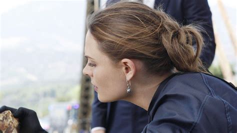 Watch Bones Season 5, Episode 3: The Plain in the Prodigy | Peacock