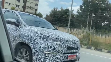 Toyota Innova Hycross spied testing, expected to make debut in November ...