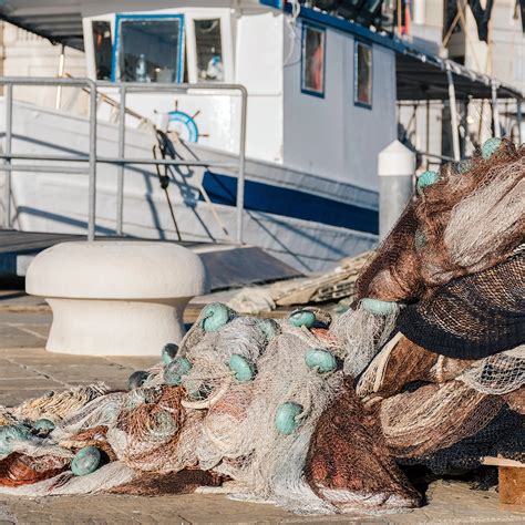 Waste Management Services for Ships - Green Practices