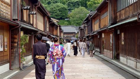 Explore the Nagamachi Samurai District, Kenroku-en garden and a Geisha ...