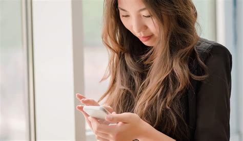 For a happier life, give up Facebook: study