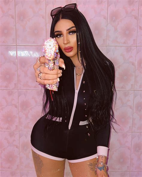 Bellakath se lanza contra detractores del reguetón |VIDEO