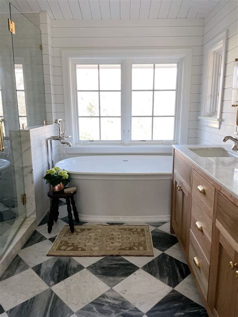 Marble Checkerboard Floors in White Bathroom