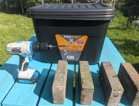 How to Build A Simple Worm Composting Bin In Just 20 Minutes