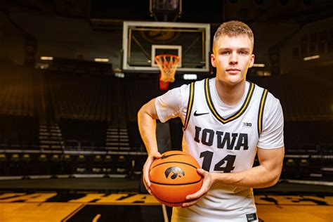 Robert Morris Colonials vs. Iowa Hawkeyes Picks and Prediction for ...