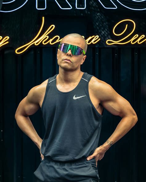 Loose Tank Top Dance 的图像结果