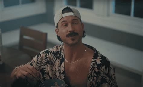 WATCH: Riley Green Unleashes Ultra-Steamy Music Video For 'Worst Way ...