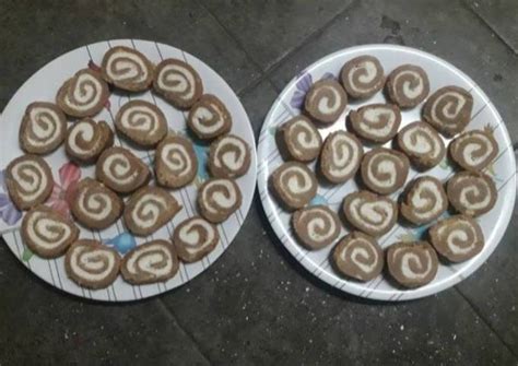 Choco Swiss Roll Recipe by Ruchee Shah - Cookpad