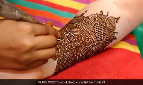 Chhath Puja 2021: छठ पूजा के खास मौके पर इस तरह हाथों पर लगाए झटपट ...