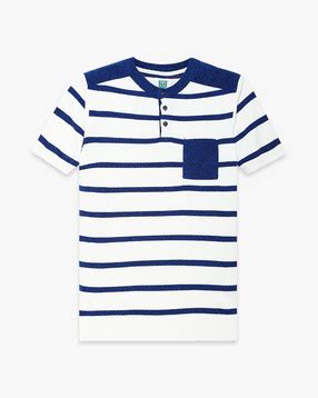 Team Spirit: Buy Men's T-Shirts, Shorts & Pants Online at AJIO