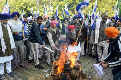 Have to fight unitedly, say farmer leaders after KKM, SKM(Non-political ...