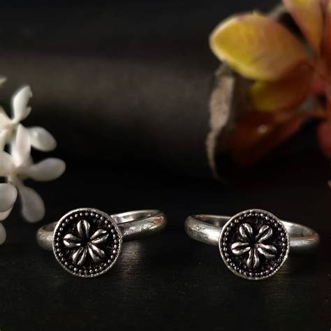 92,5 Sterling Silver Vintage Floral Circle Toe Rings – Rukmi