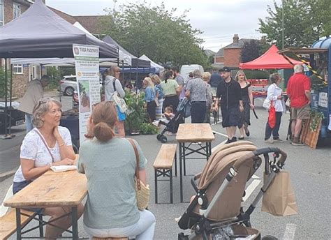 Totton & Eling Artisan and Farmers Market, Library Road, Totton, 8 ...