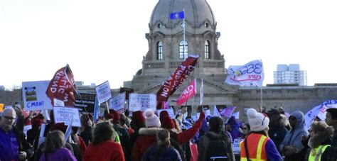 Teachers rally for public education | Alberta Teachers' Association