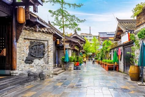 Chengdu Travel Guide, Chengdu Tourism, Places to Visit in Chengdu – IndiGo