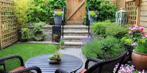 Massimizzare gli spazi: consigli per piccoli giardini da  