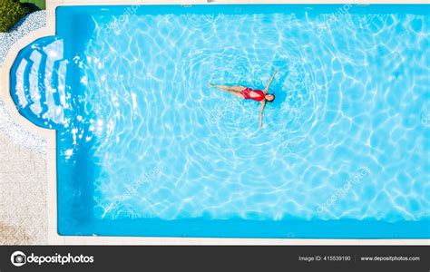 Swimming Men Top View 的图像结果