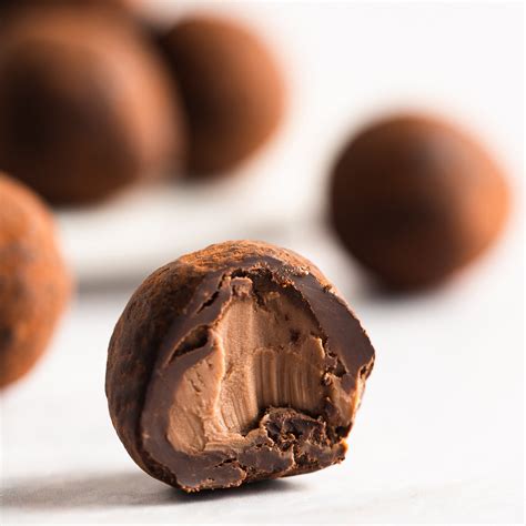 Hazelnut Truffles (8 pcs) – éntisi