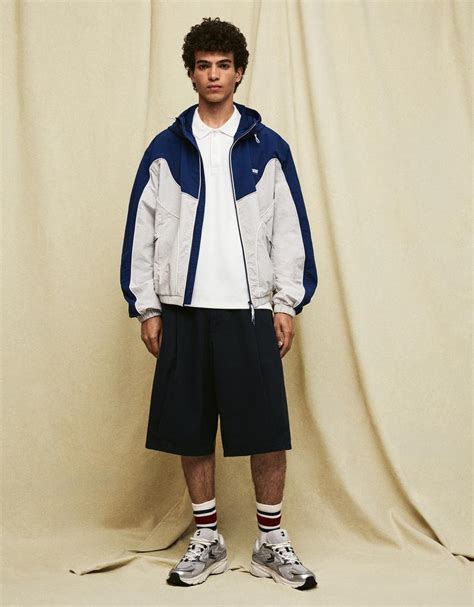 Hooded windbreaker jacket - Men | Bershka