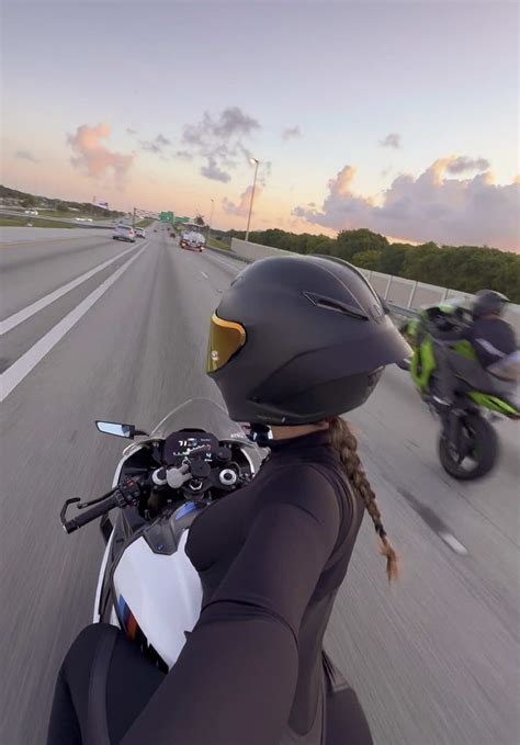 lunaxrides (@lunaxrides) - Urlebird