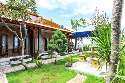 SWAN BEACH INN (Batununggul) - Inn Reviews, Photos, Rate Comparison ...