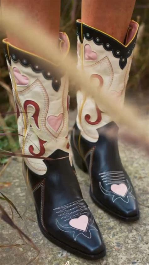 Country Girl Boots 的图像结果