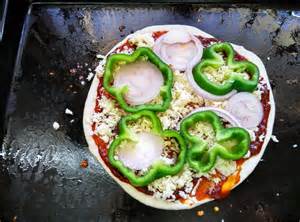 Green Bell Pepper and Onion Pizza Recipe – Gayathri's Cook Spot