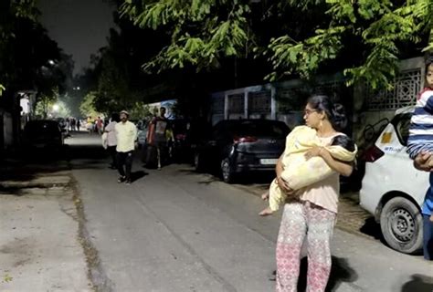 Earthquake in Delhi-NCR: 6.6 Magnitude Tremors Send People Running onto ...