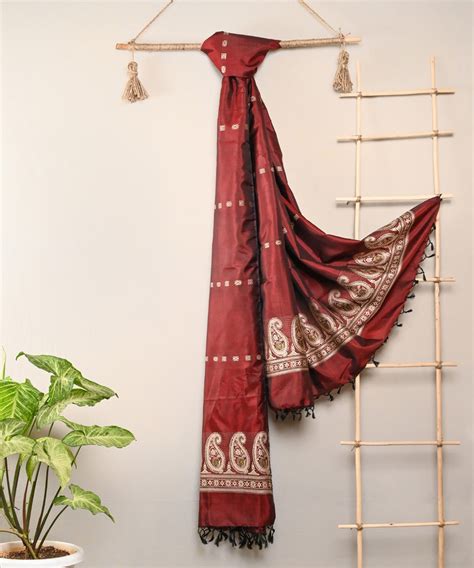 Maroon handwoven silk baluchari dupatta – GoSwadeshi