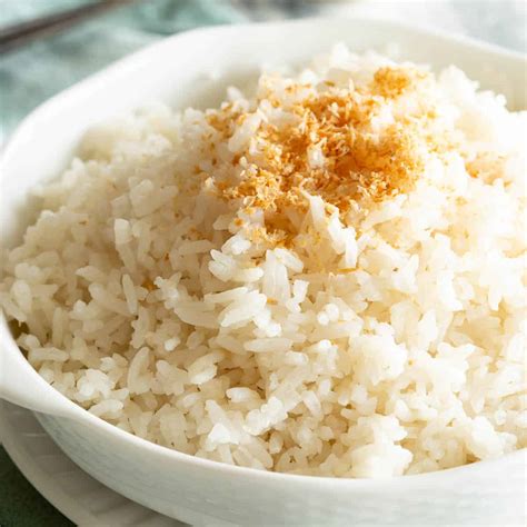 Fluffy Rice Cooker Coconut Rice | Wandercooks