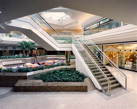 Tuttle Crossing Mall - Smoot Construction