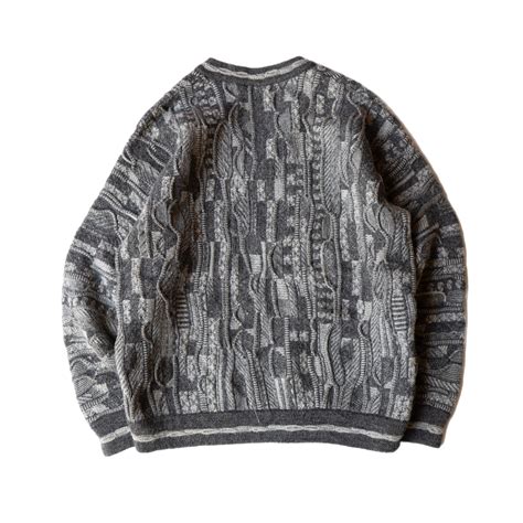 USED FAR HORIZONS Vneck Sweater | UNDER THE SUN