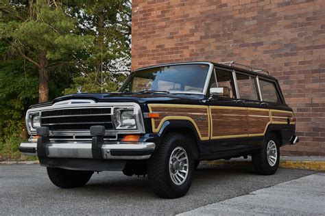 1990 Jeep Grand Wagoneer | Hemmings.com