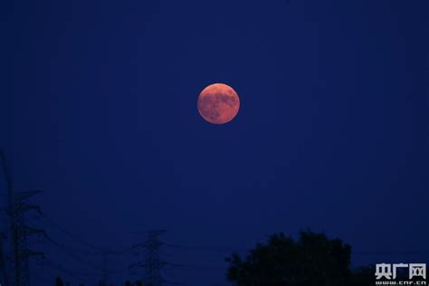 汉中的红月亮你看到了吗？月亮你为啥这么红？(组图)-搜狐滚动