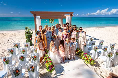 Cute Beach Wedding Photo Ideas
