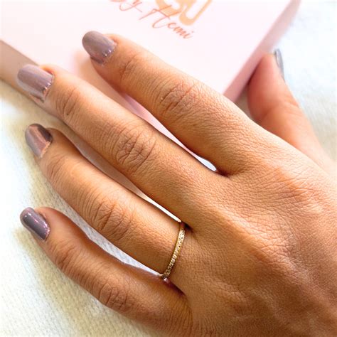 Slim Stone Ring – Label By Hemi