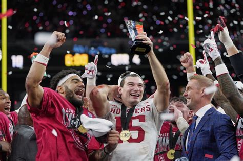 Indiana QB Fernando Mendoza wins Heisman Trophy; ND’s Jeremiyah Love ...