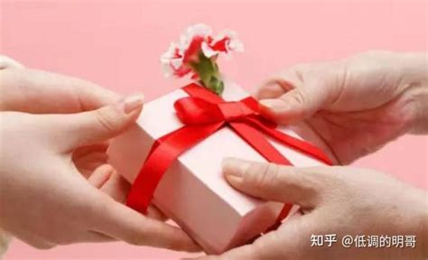 吃大餐送什么礼物最新素材