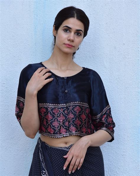 Stylish Blouse Designs | Buy Blouses Online For Women -Chidiyaa