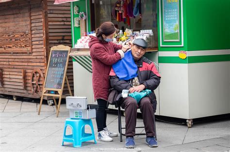 消失的市井之地：用照片回味重庆十八梯|界面新闻 · 图片