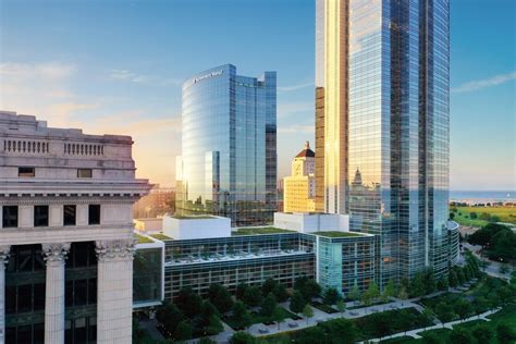 Milwaukee's mayor wants to reverse decades of population decline to get ...
