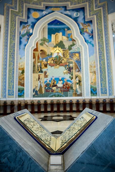 タシュケント ウズベキスタン 2023年4月20日 アラビア語で書かれたオスマン・コーラン 世界最古のコーラン タシュケントのアミール・テ ...