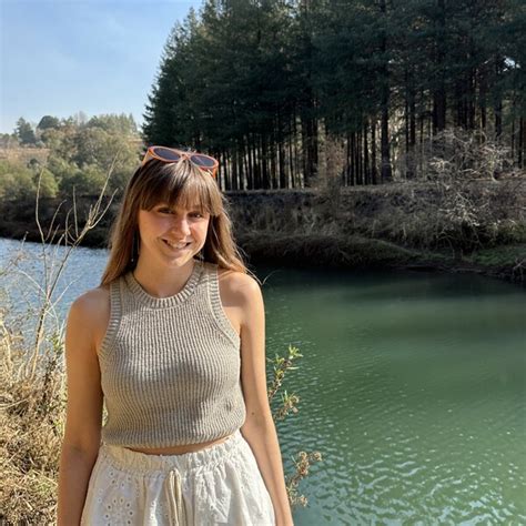 Gillian - English teacher - ₹1192/h