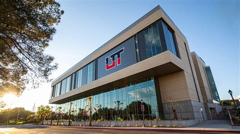 Dixie State name change: New logo, colors for Utah Tech University ...