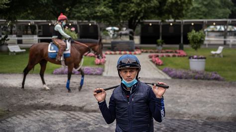 For Belmont Jockeys, the Return of a Gig - The New York Times