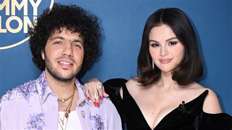 ‘Ojos Tristes’ by Selena Gomez and Benny Blanco: Meaning and English ...