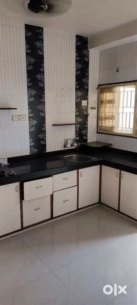 Akdam vyajbi rent par flet road touch - For Rent: Houses & Apartments ...